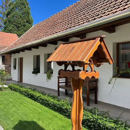 Sziget Vendeghaz 아파트 Parád